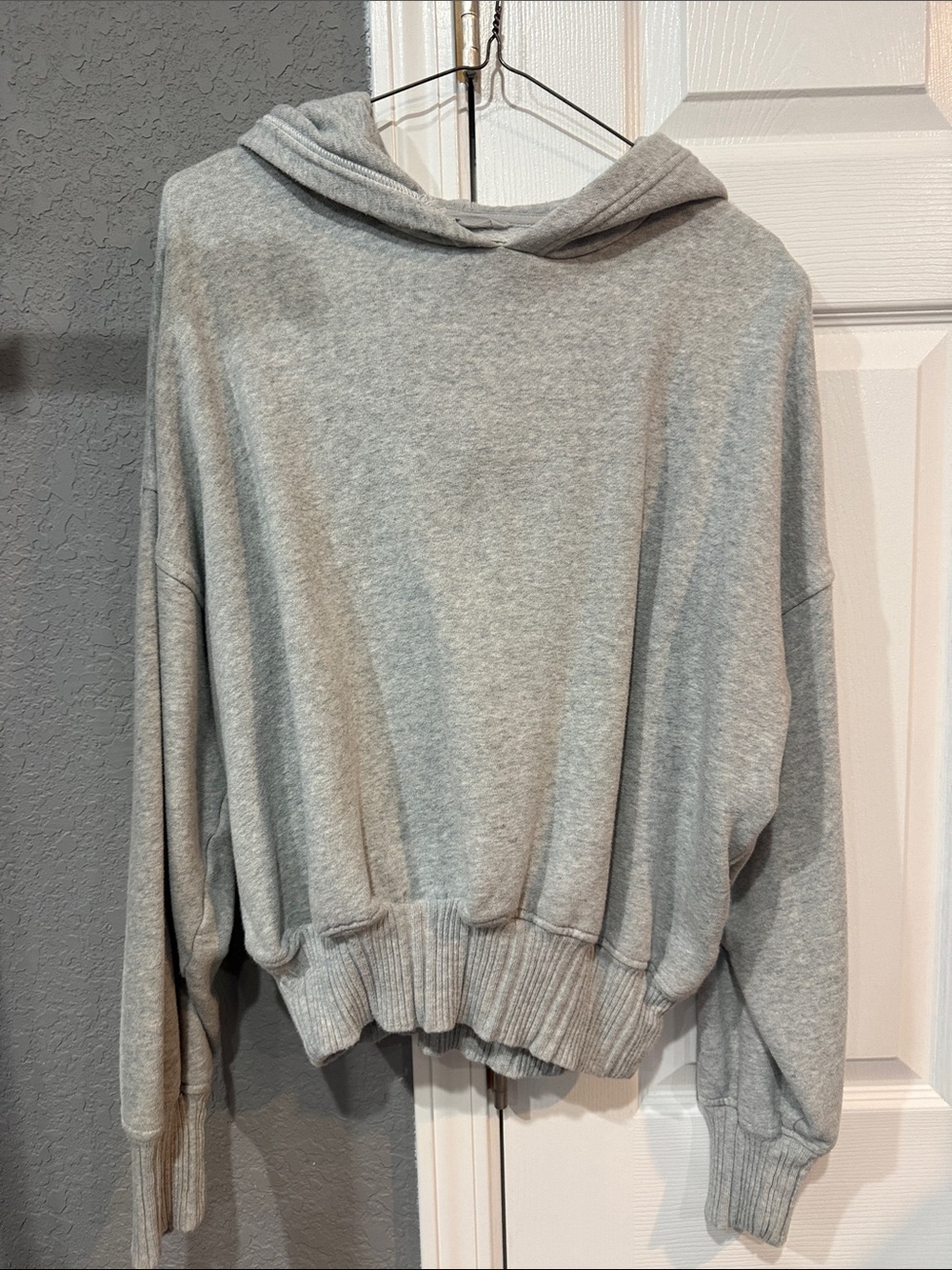 Women's Aerie Light Gray Crewneck Sweatshirt W/Hood Size Medium Like New